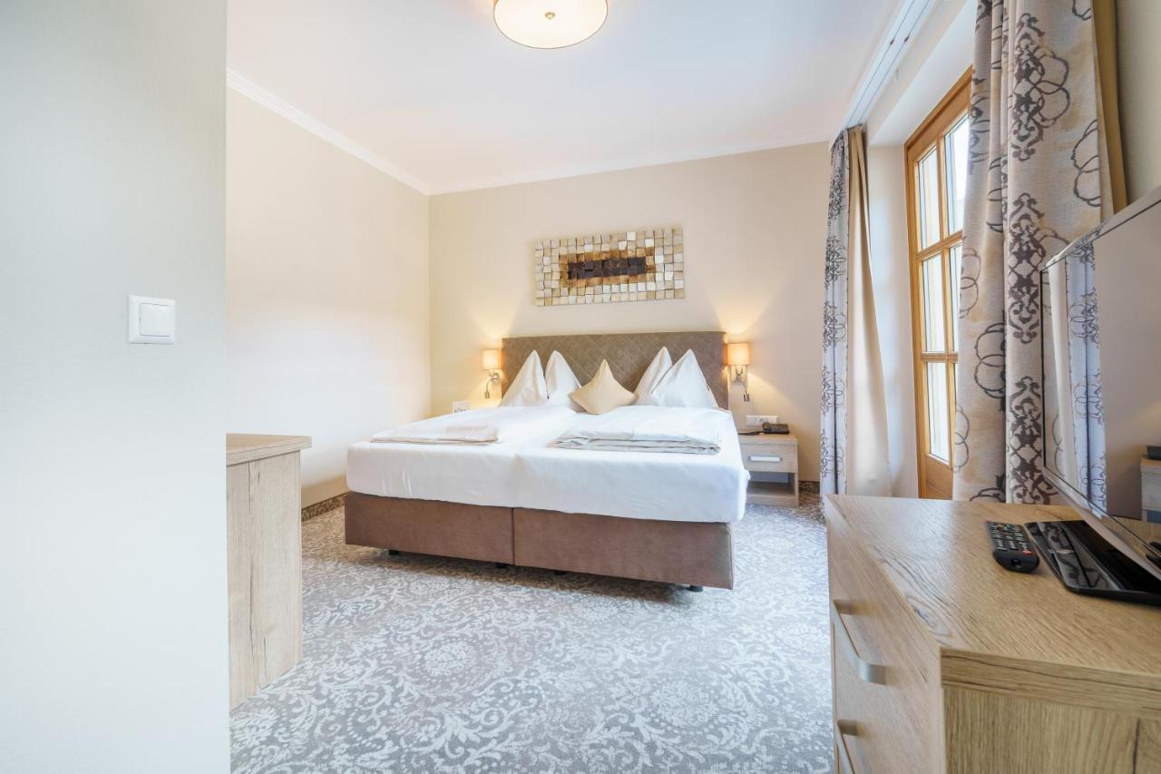 Kolmhof Hotel บาด ไคลน์เคิร์ชไฮม์ ภายนอก รูปภาพ