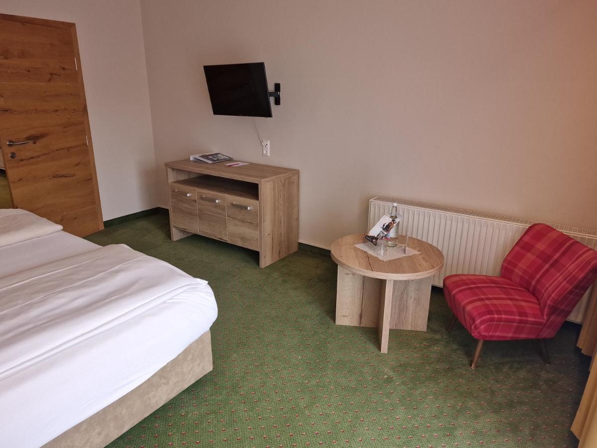 Kolmhof Hotel บาด ไคลน์เคิร์ชไฮม์ ภายนอก รูปภาพ