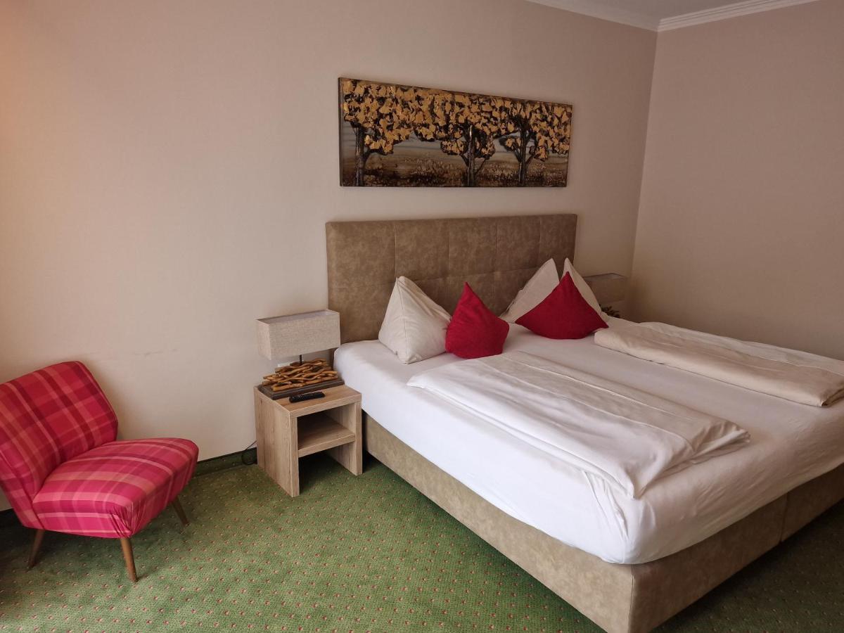Kolmhof Hotel บาด ไคลน์เคิร์ชไฮม์ ภายนอก รูปภาพ