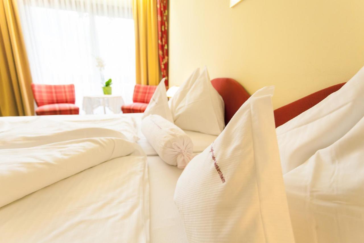 Kolmhof Hotel บาด ไคลน์เคิร์ชไฮม์ ภายนอก รูปภาพ