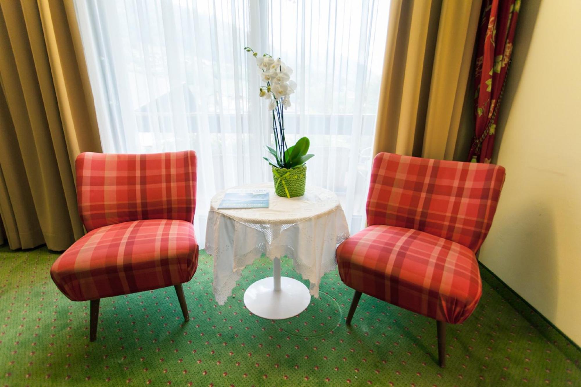 Kolmhof Hotel บาด ไคลน์เคิร์ชไฮม์ ภายนอก รูปภาพ