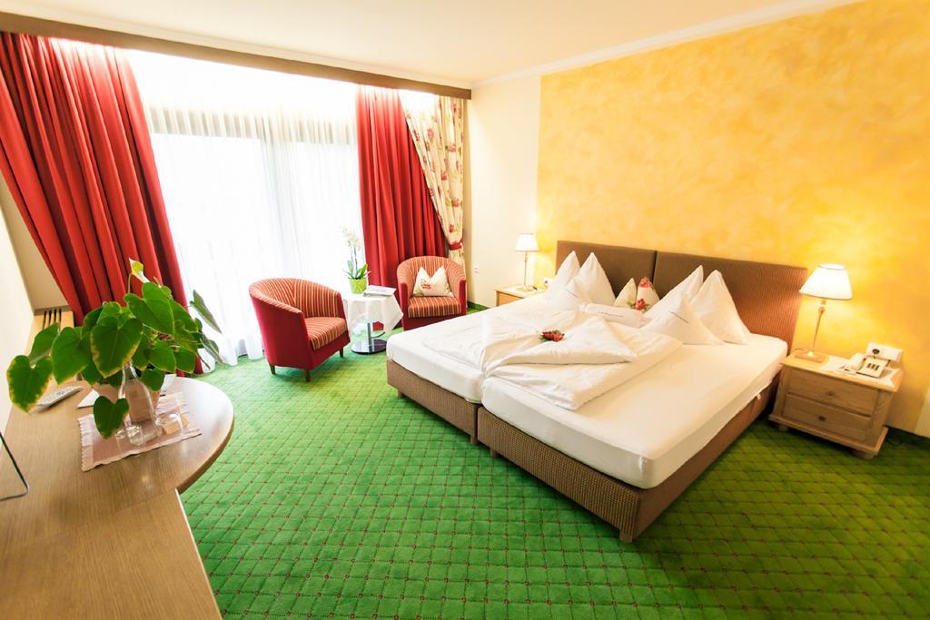 Kolmhof Hotel บาด ไคลน์เคิร์ชไฮม์ ห้อง รูปภาพ